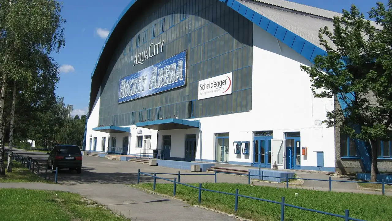 Термальний аквапарк із басейнами просто неба